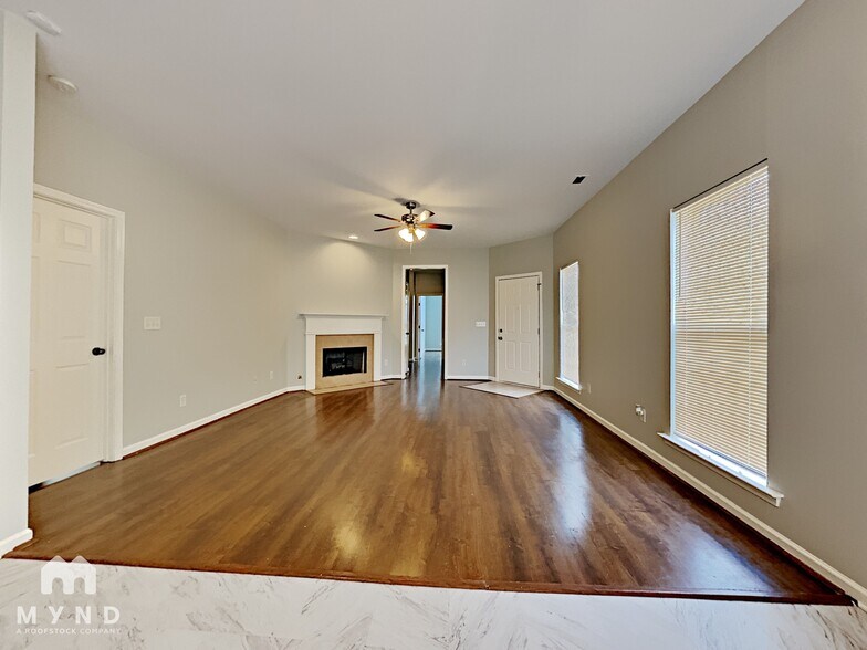 Building Photo - 1135 Castlemaine Dr