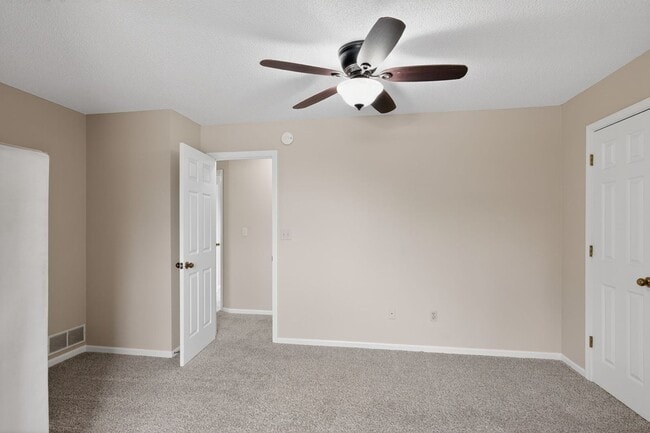 Building Photo - Spacious 4BR House in Columbia