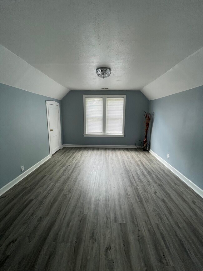 Second floor Master bedroom - 6119 S Wood St
