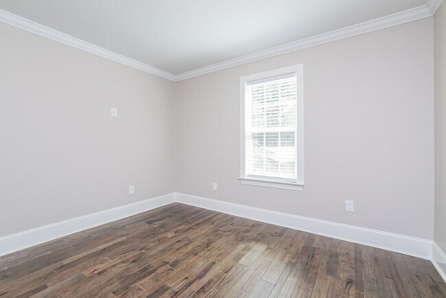 Building Photo - 424 N Allen Rd