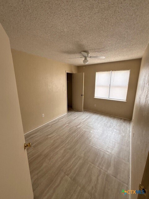 Building Photo - 1813 Cedarhill Dr