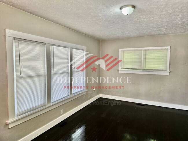 Building Photo - 2449 Nill Ave