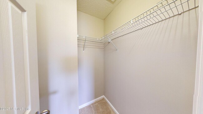 Building Photo - 105 N Aberdeenshire Dr