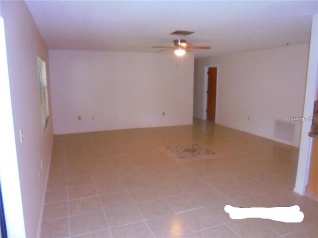 Building Photo - 902 Plum Tree Ln