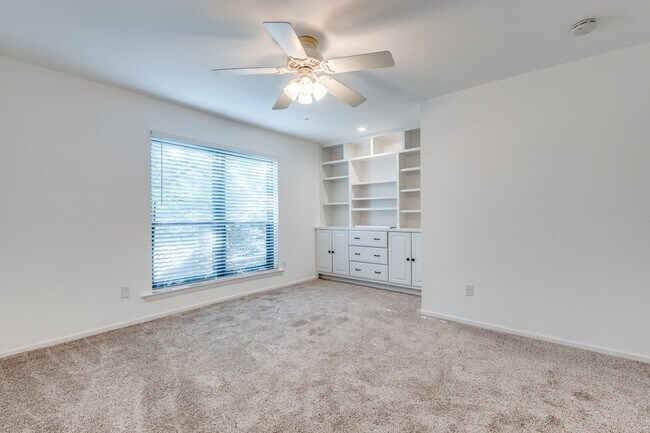 Building Photo - 4104 Wycliff Ave