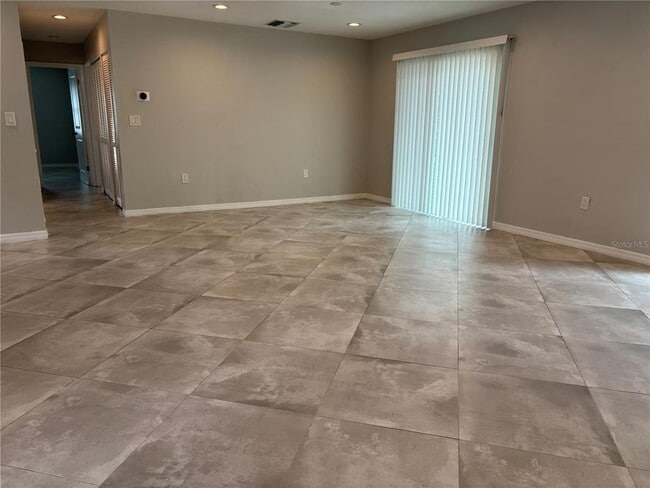 Building Photo - 5839 Erin Ln S