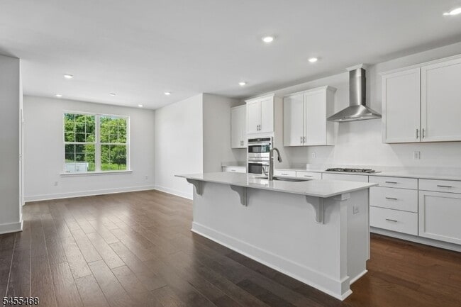 Building Photo - 52 Eastwood Ter