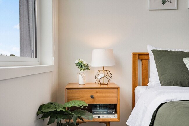 Building Photo - 1414 E Howell St