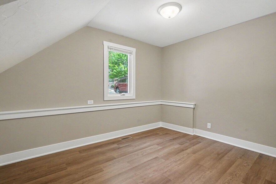 Building Photo - 136 Scotts Dr
