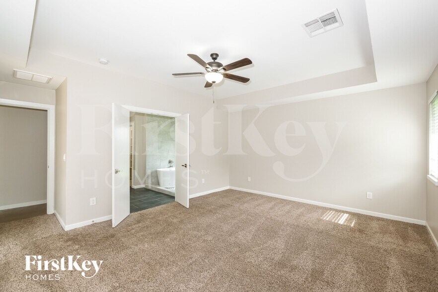 Building Photo - 15940 Aparados Wy