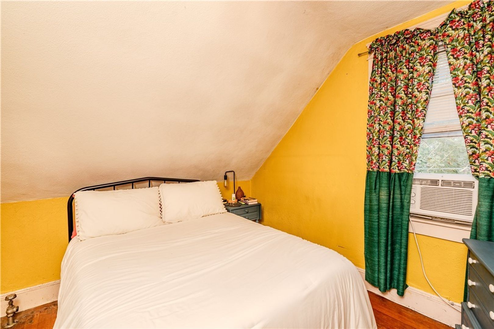 Building Photo - 125 Taber Ave