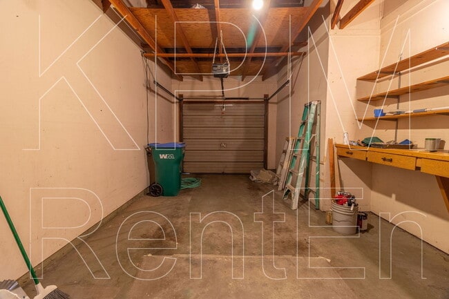Building Photo - 107 Edan Ave
