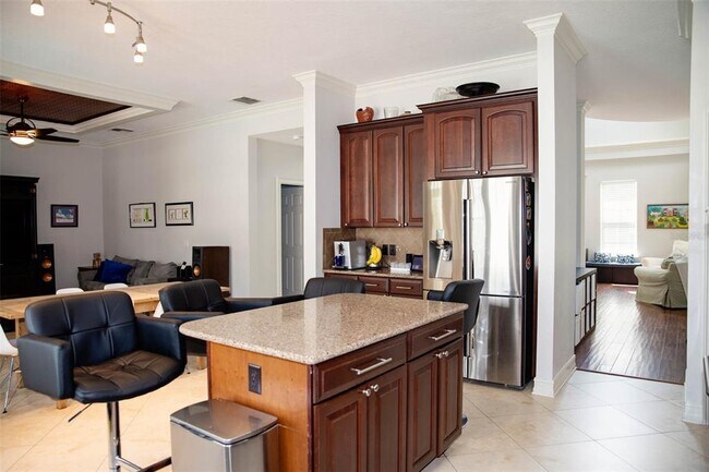 Building Photo - 411 Sycamore St