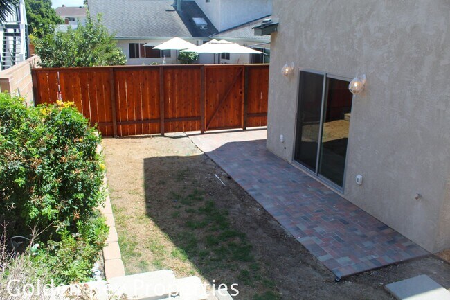 Building Photo - 4864 Alondra Way