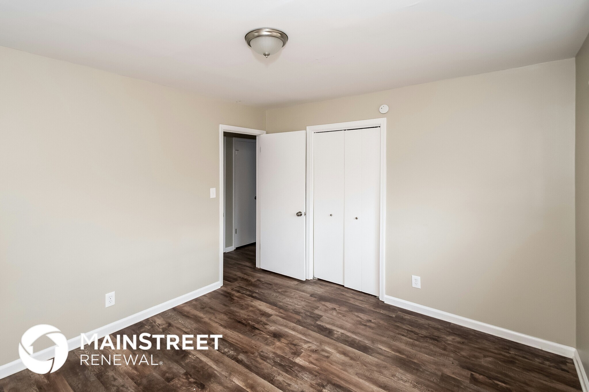 Building Photo - 300 Ginger Dr NE