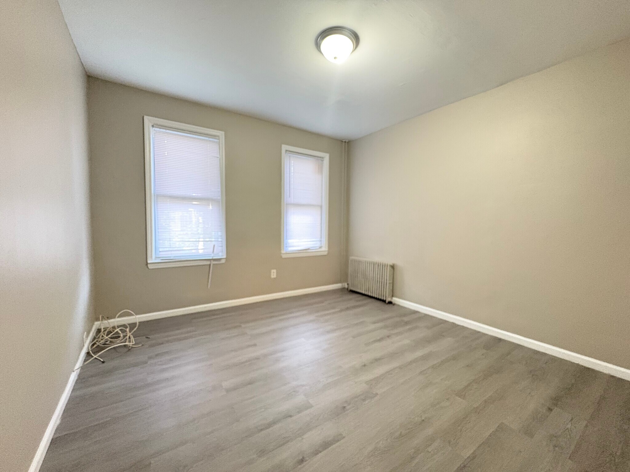 Unit 1B - 41 W 54th St