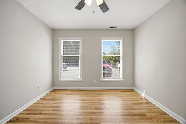Building Photo - Beautiful Durham 3 Bed Condo | Minutes from RTP & Southpoint