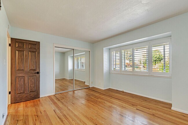 Building Photo - Elegant and Spacious 4Bedroom Sunnyvale Home