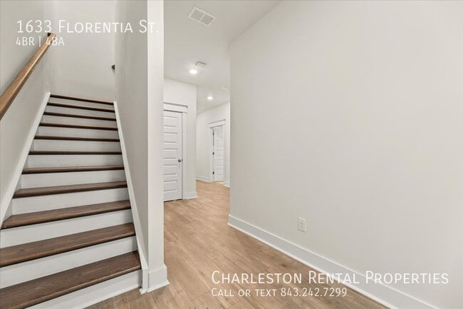 Building Photo - 1633 Florentia St