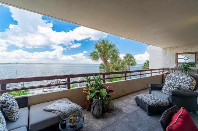 Building Photo - 5700 Mariner St