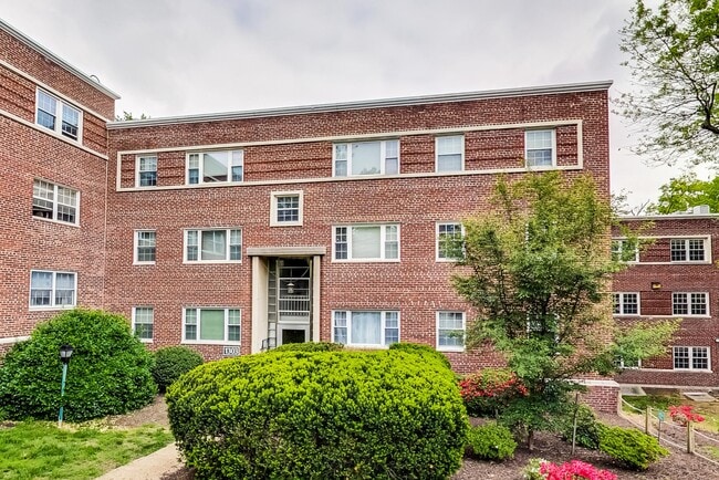 Primary Photo - 1303 N Ode St