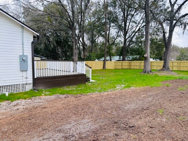 Building Photo - 329 NE 2nd St