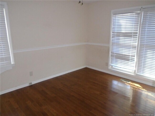 Building Photo - 3503 Farm Circle Rd