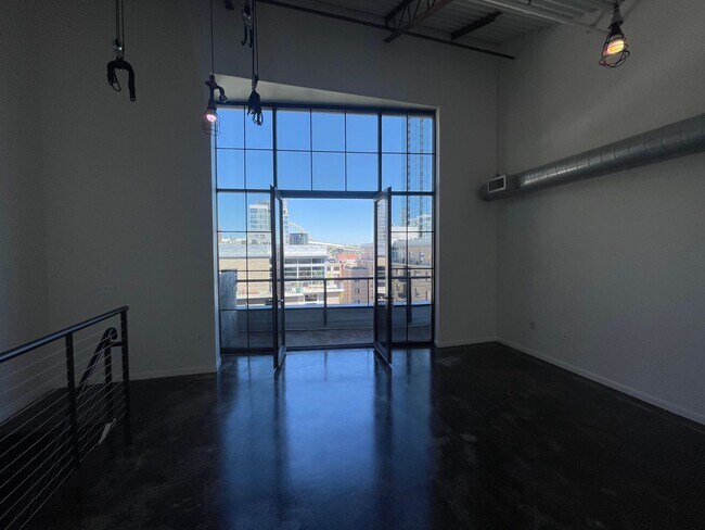 Building Photo - Sleek and Sophisticated: Upscale 1-Bdrm/2b...