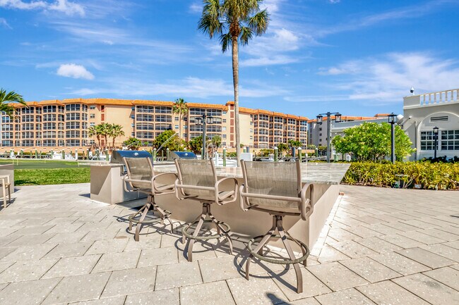 Building Photo - 2871 N Ocean Blvd