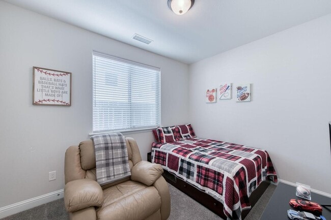 Building Photo - Gorgeous 4/2 Crown Home In Riverstone Community