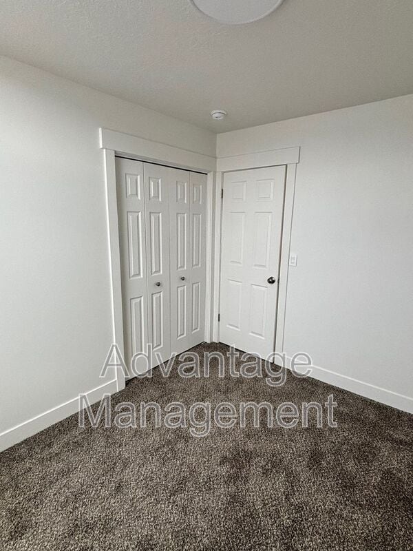 Building Photo - 741 1420 W