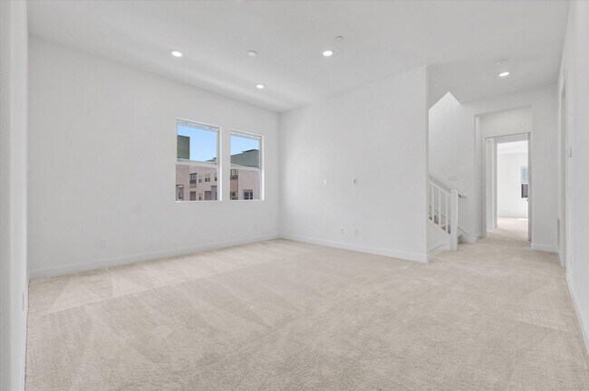 Building Photo - 1285 Hollyleaf Ter