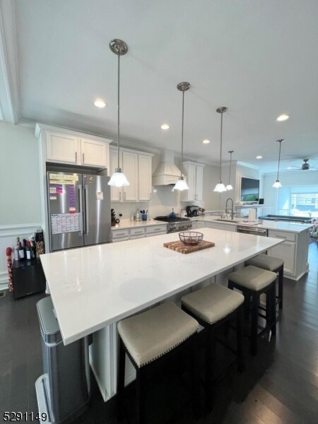 Building Photo - 74 River St