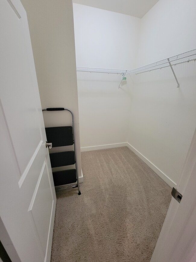 Building Photo - 400 Washington Ave