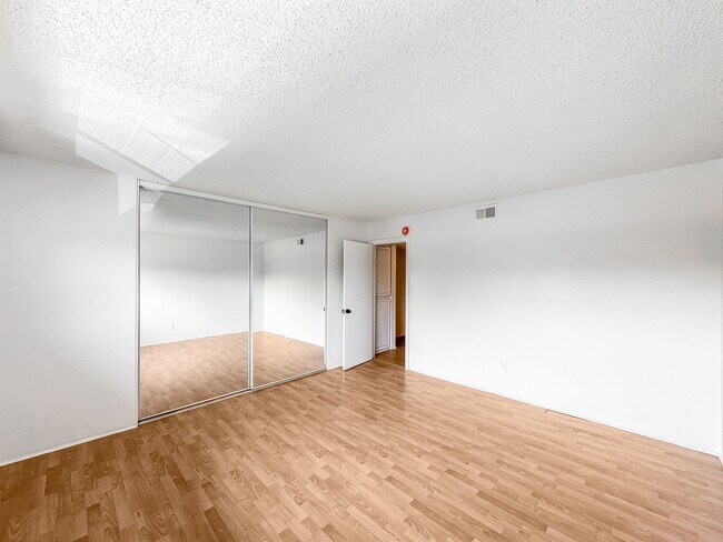 Building Photo - SD: Comfortable 2BD/2BA Condo in Chula Vista with Covered Patio & 2 Parking Spaces
