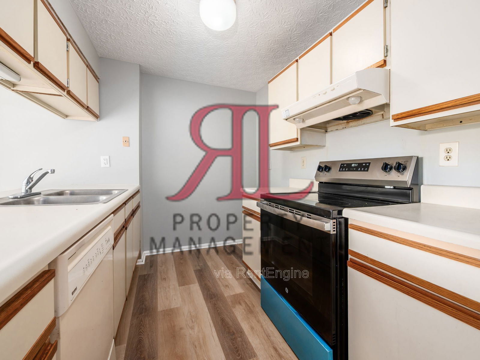 Building Photo - 6678 Manring Ct