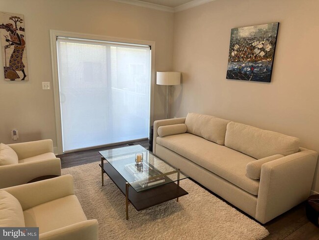 Building Photo - 139 Rubens Dr