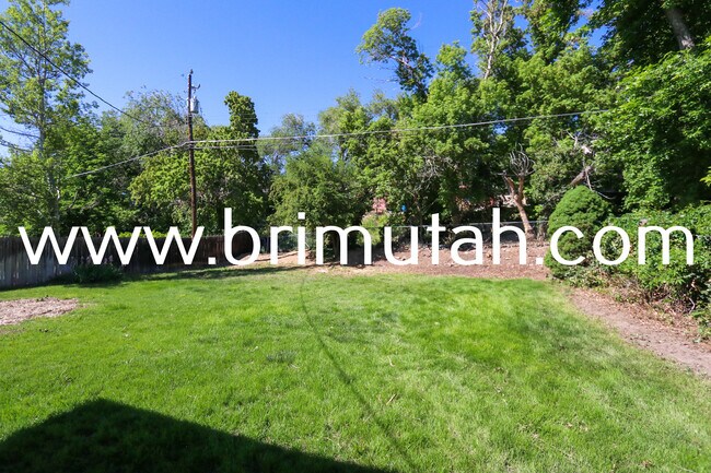 Building Photo - 1239 E Ridgedale Ln
