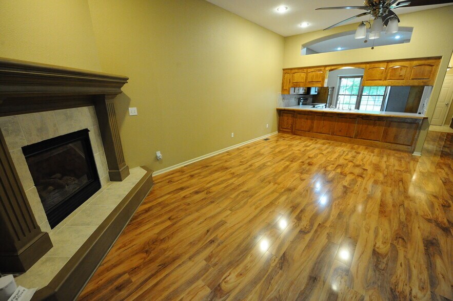 Building Photo - 3204 NW 67th Ct