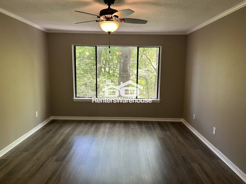 Building Photo - 313 Heath Dr