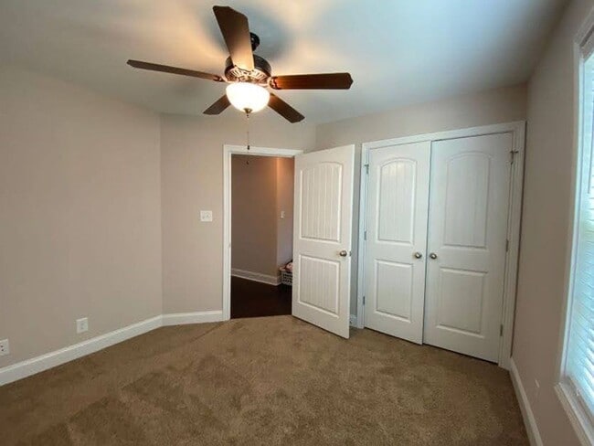 Building Photo - $1650 Adorable 3 Bedroom 2 Bath Ranch Home...