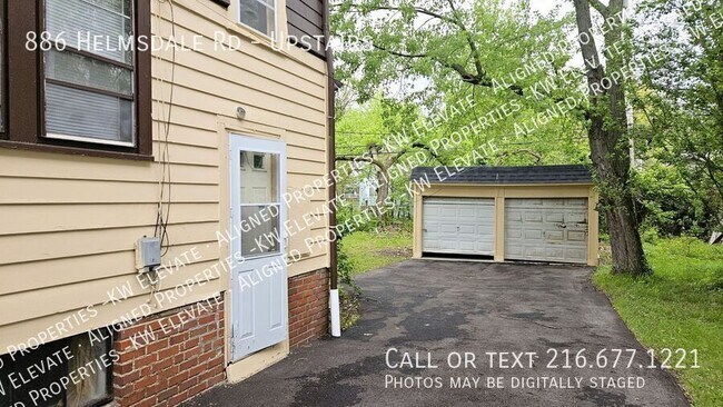Building Photo - 886 Helmsdale Rd