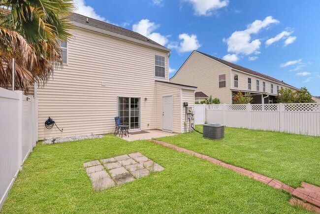 Building Photo - 51 Fairgreen St
