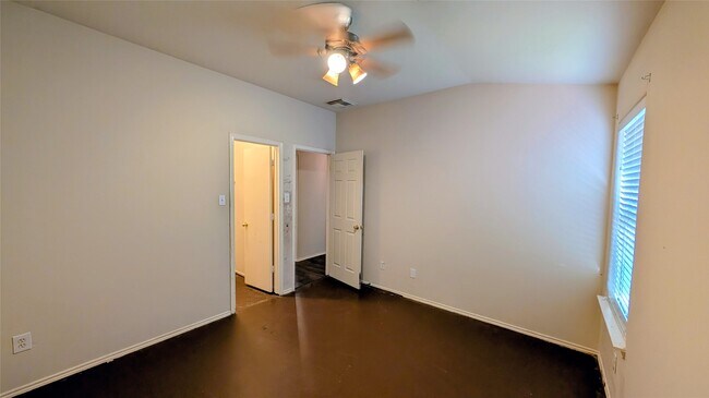 Building Photo - 1918 Adobe Stone Dr