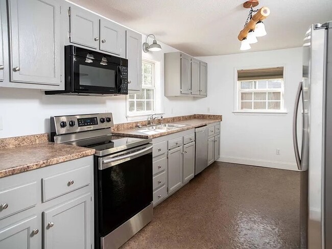Building Photo - 75 McCraw St