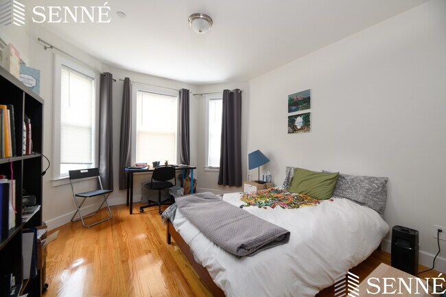 Building Photo - 306 Western Ave