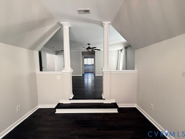 Building Photo - 9379 Roseland Ct