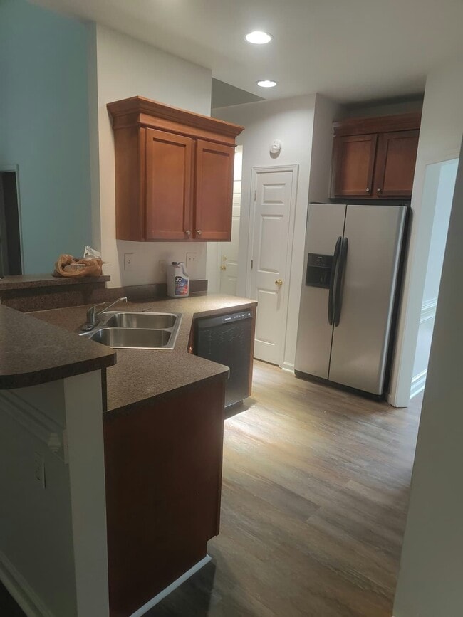 Building Photo - 6806 Lombard Ct