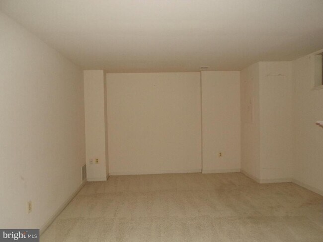 Building Photo - 8305 Ridge Crossing Ln