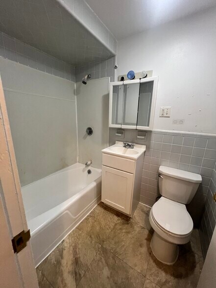 Building Photo - 306 Tappan St